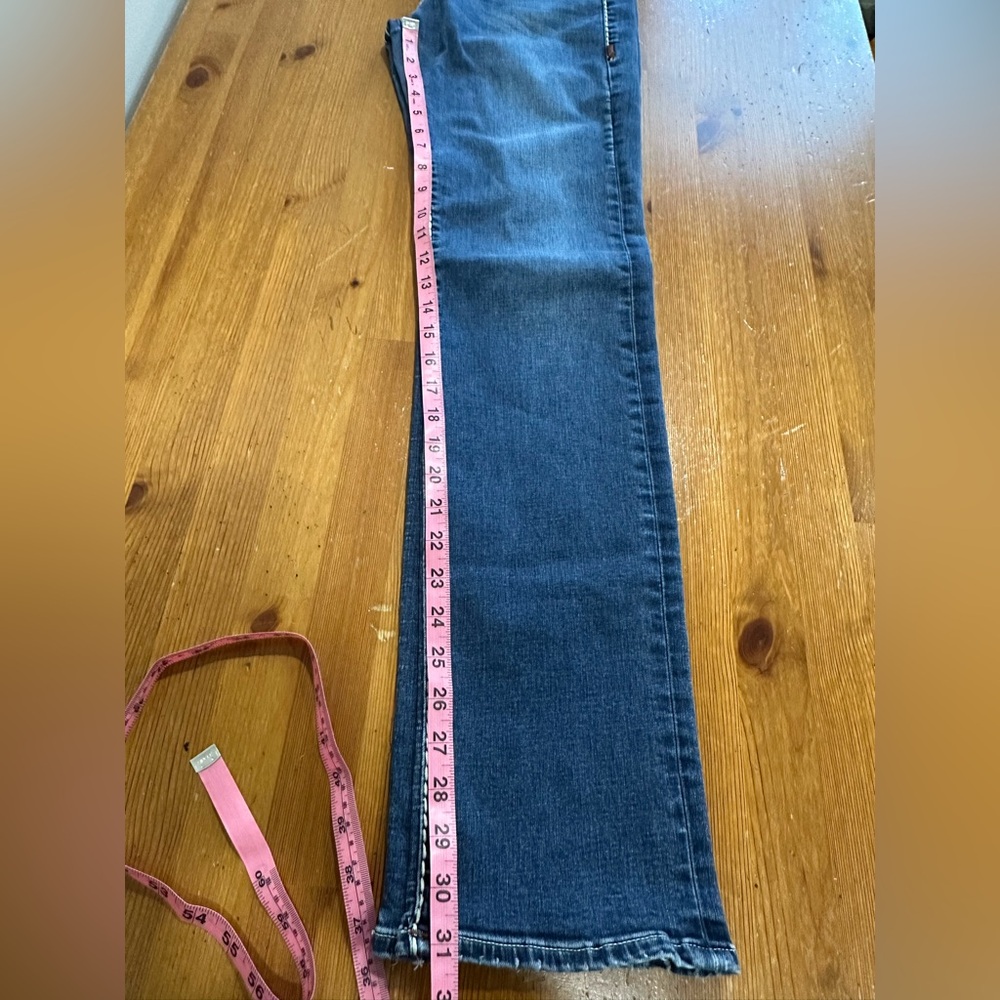 True Religion Classic Blue  Mid Rise Straight Leg Jeans - Picture 11 of 15